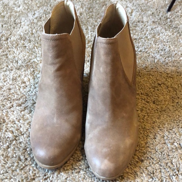 (Audrey Brooke) Cindy bootie - Picture 1 of 5